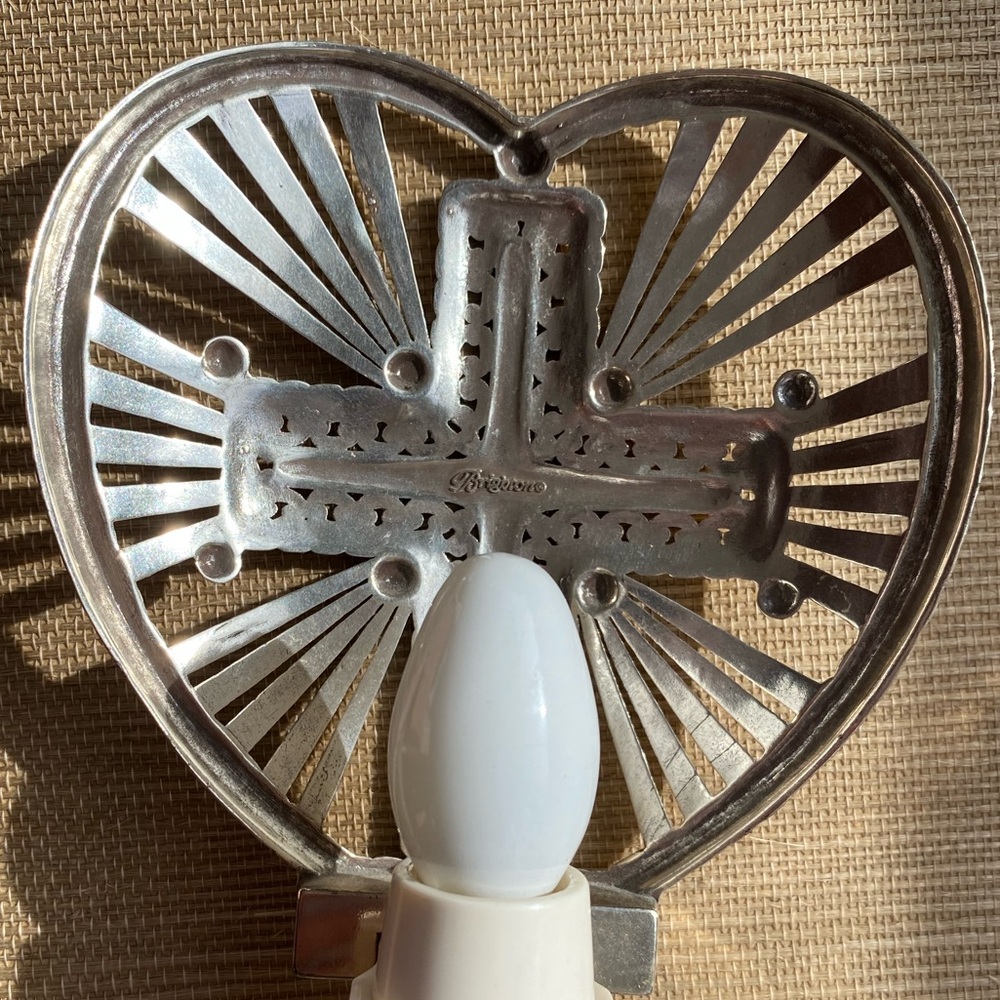 ✨ Brighton Illumination Cross Silver and Gold Night Light - Excellent Condition! - Picture 2 of 5